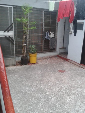 PH DE 3 AMBIENTES, CON ENTRADA INDIVIDUAL POR PASILLO, VALENTIN ALSINA, LANUS.      