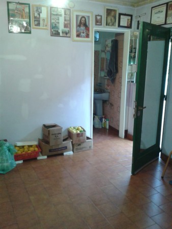 PH DE 3 AMBIENTES, CON ENTRADA INDIVIDUAL POR PASILLO, VALENTIN ALSINA, LANUS.      