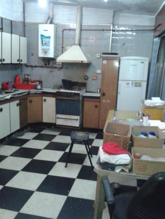 PH DE 3 AMBIENTES, CON ENTRADA INDIVIDUAL POR PASILLO, VALENTIN ALSINA, LANUS.      