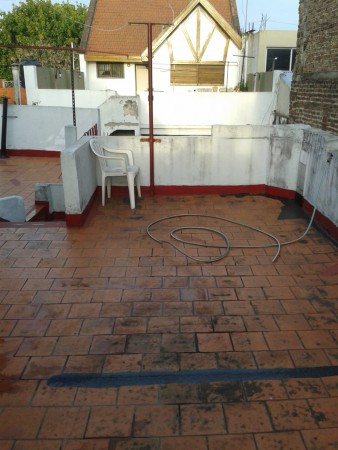 PH DE 3 AMBIENTES, CON ENTRADA INDIVIDUAL POR PASILLO, VALENTIN ALSINA, LANUS.      