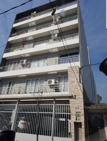 COCHERA EXCELENTE UBICACION A 50 METROS DE AV. HIPOLITO YRIGOYEN, REMEDIOS DE ESCALADA.