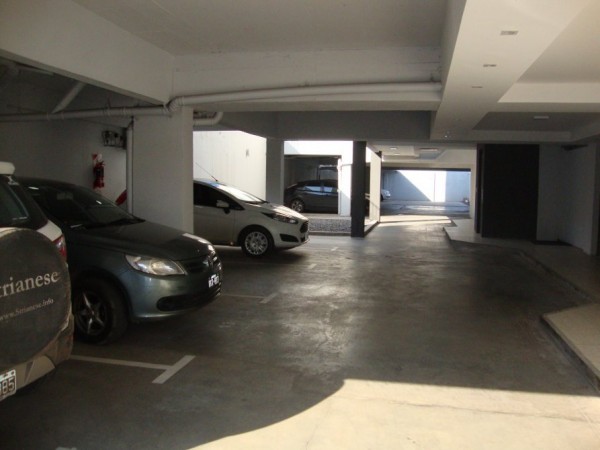 COCHERA EXCELENTE UBICACION A 50 METROS DE AV. HIPOLITO YRIGOYEN, REMEDIOS DE ESCALADA.