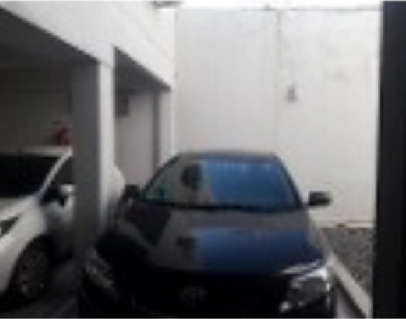 COCHERA EXCELENTE UBICACION A 50 METROS DE AV. HIPOLITO YRIGOYEN, REMEDIOS DE ESCALADA.