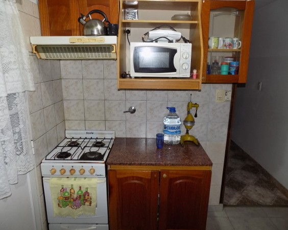 PH AL FRENTE DE 3 AMBIENTES, CON PATIO, TOTALMENTE INDEPENDIENTE. REFACCIONADO.