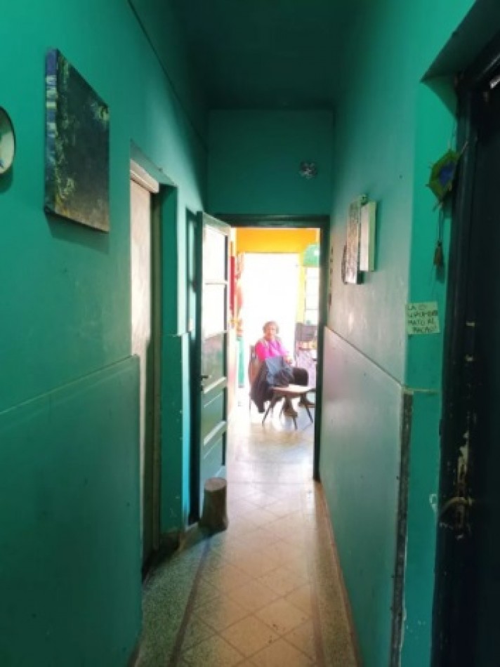 CASA DE 3 AMBIENTES A REFACCIONAR CON FONDO LIBRE, LANUS