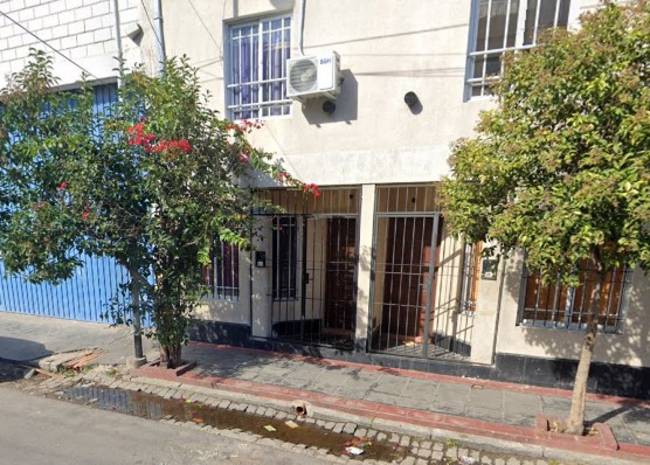 HERMOSO DUPLEX AL FRENTE DE 3 AMBIENTES.