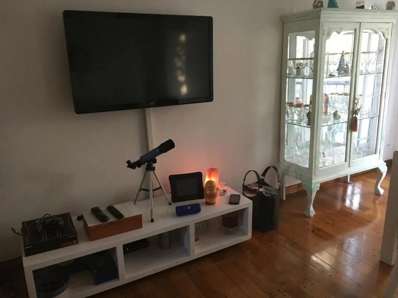 EXCELENTE DEPARTAMENTO DE 3 AMBIENTES, MUY BUENA UBICACION, A METROS DE LANUSITA.