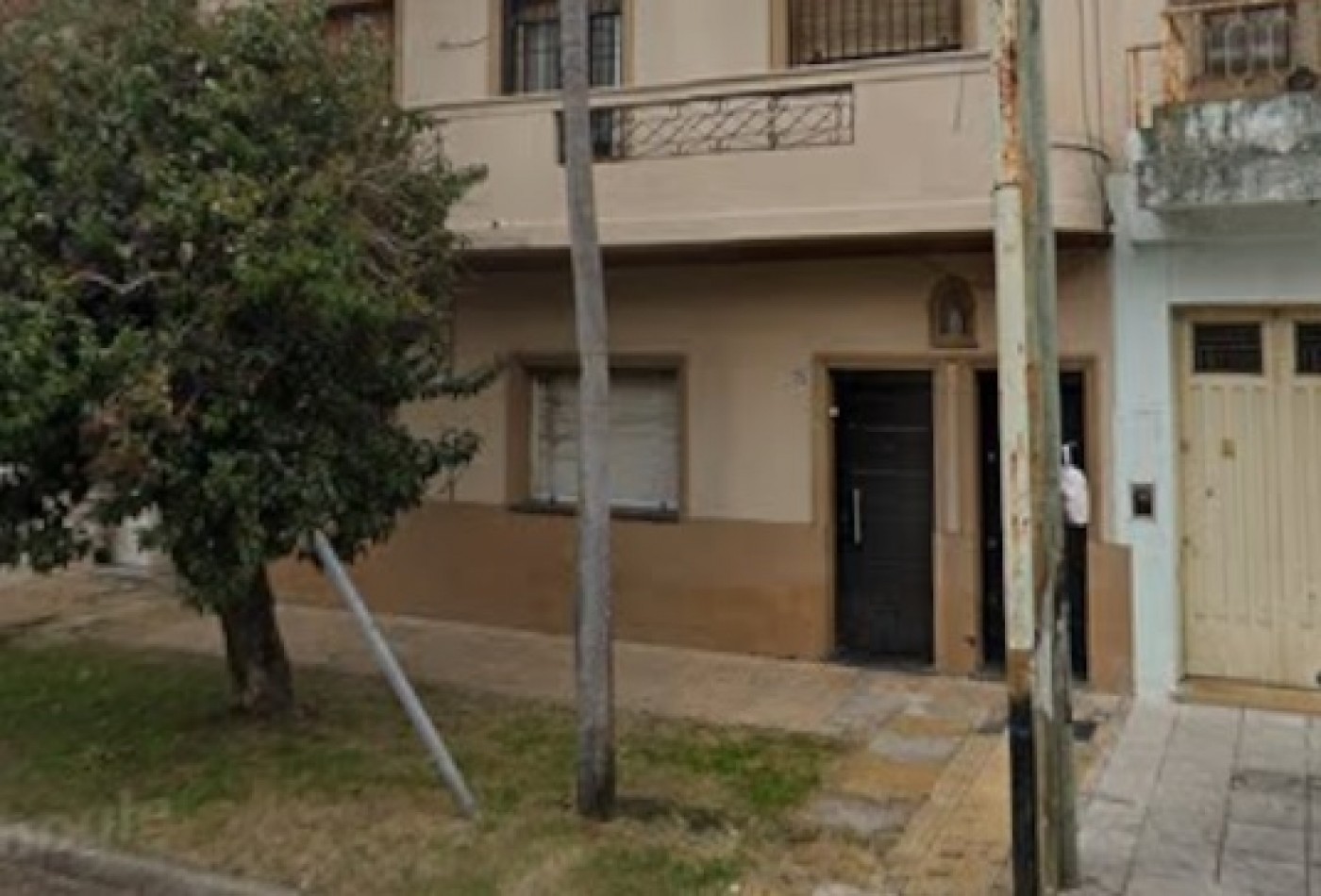 PH DE 3 AMBIENTES AL FRENTE CON INGRESO INDIVIDUAL