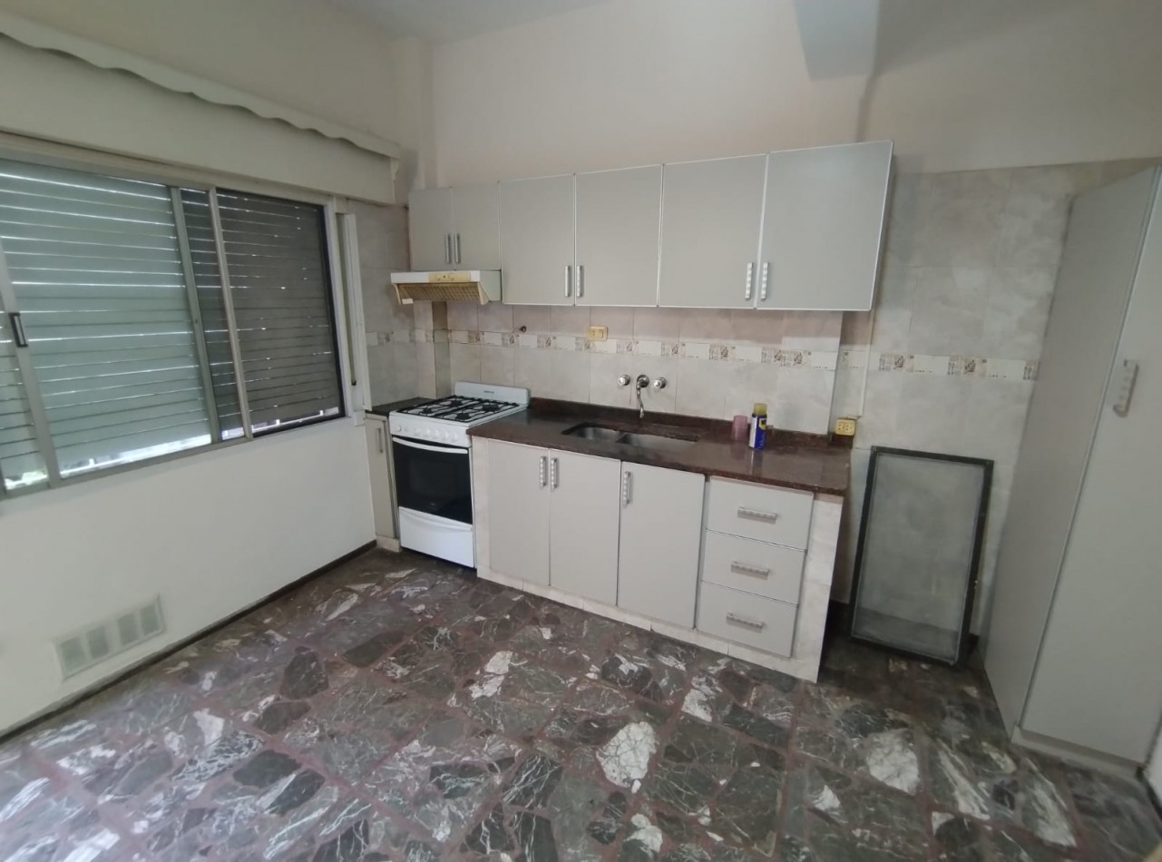 PH EN PLANTA BAJA AL FRENTE DE 3 AMBIENTES CON ENTRADA INDEPENDIENTE.