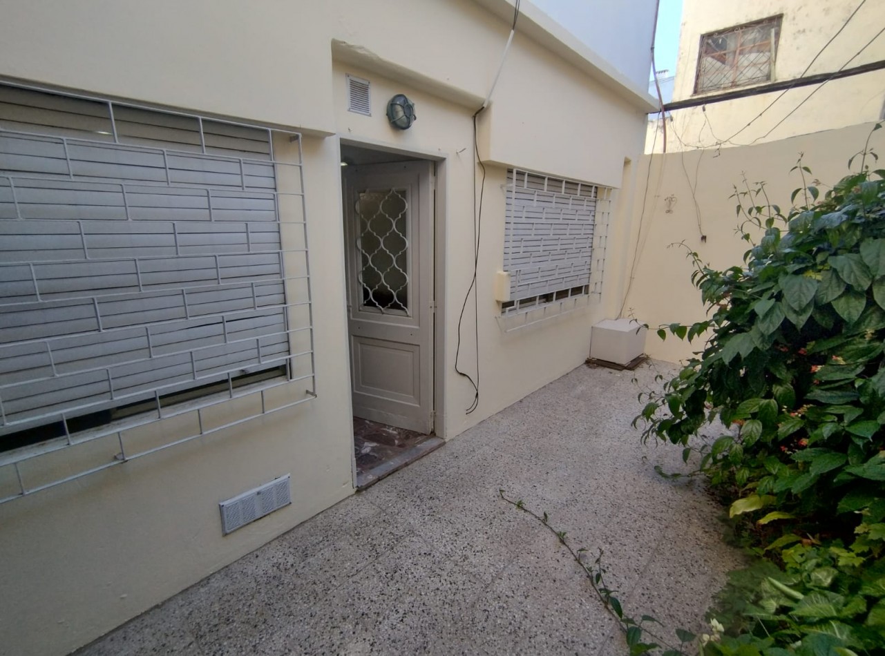 PH EN PLANTA BAJA AL FRENTE DE 3 AMBIENTES CON ENTRADA INDEPENDIENTE.