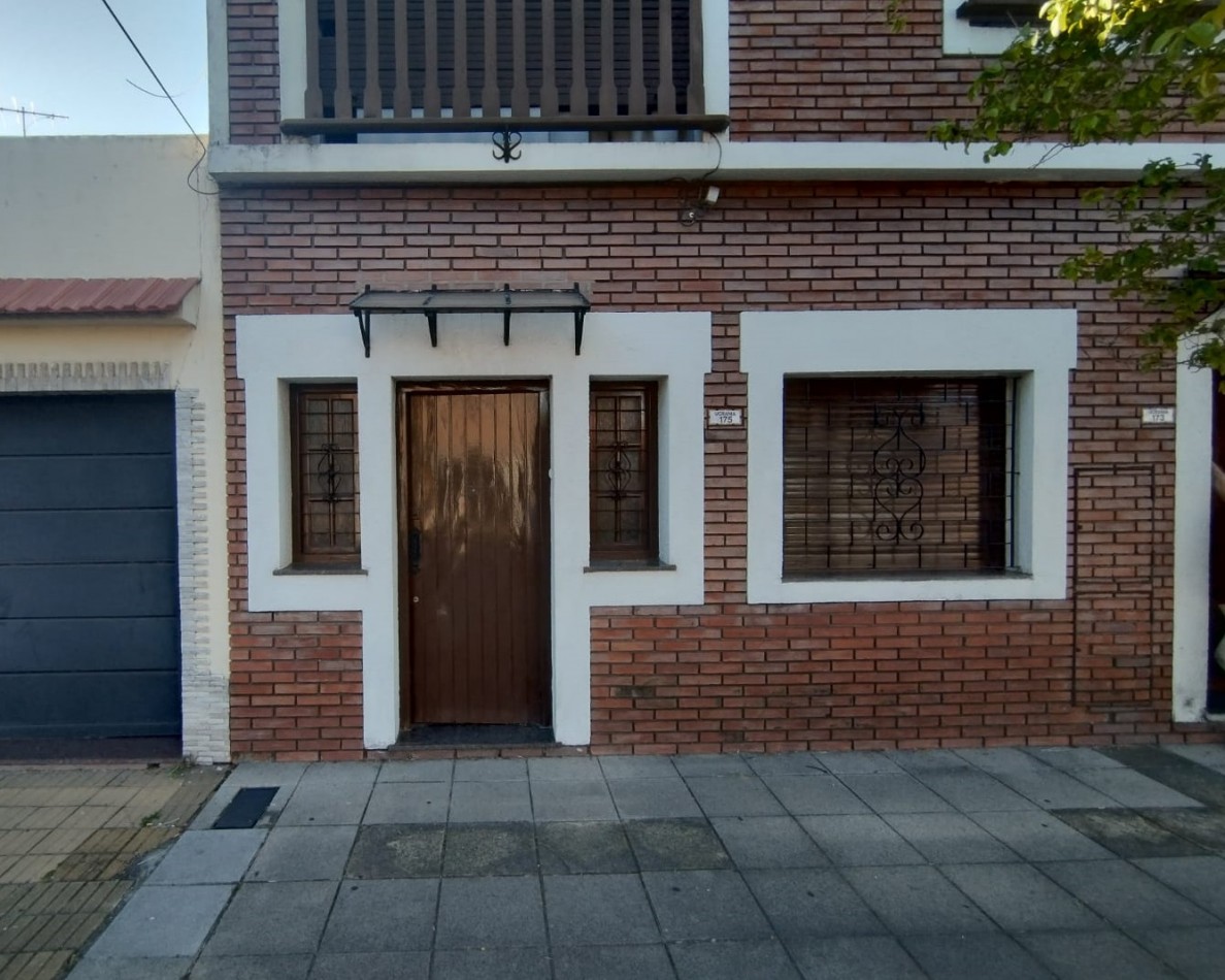 PH EN PLANTA BAJA AL FRENTE DE 3 AMBIENTES CON ENTRADA INDEPENDIENTE.