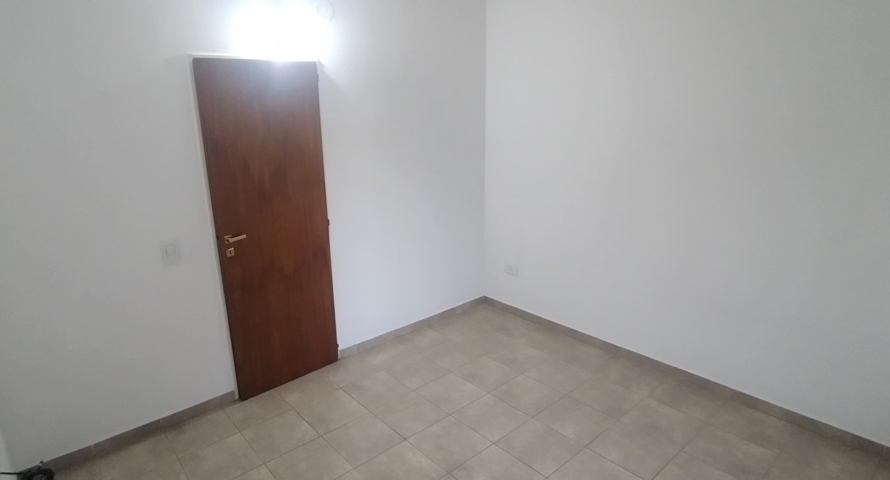 DUPLEX AL FRENTE DE 3 AMBIENTES, CON ENTRADA INDEPENDIENTE Y PATIO.