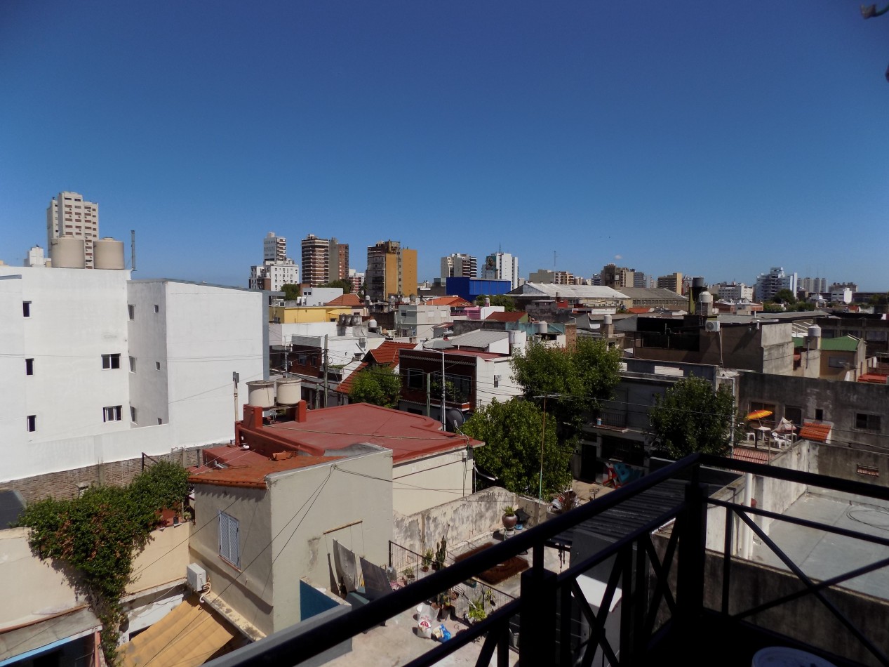 EXCELENTE DEPARTAMENTO MONOAMBIENTE DIVIDIDO EN 3° PISO, DEPARTAMENTO D, AL CONTRAFRENTE CON BALCON.