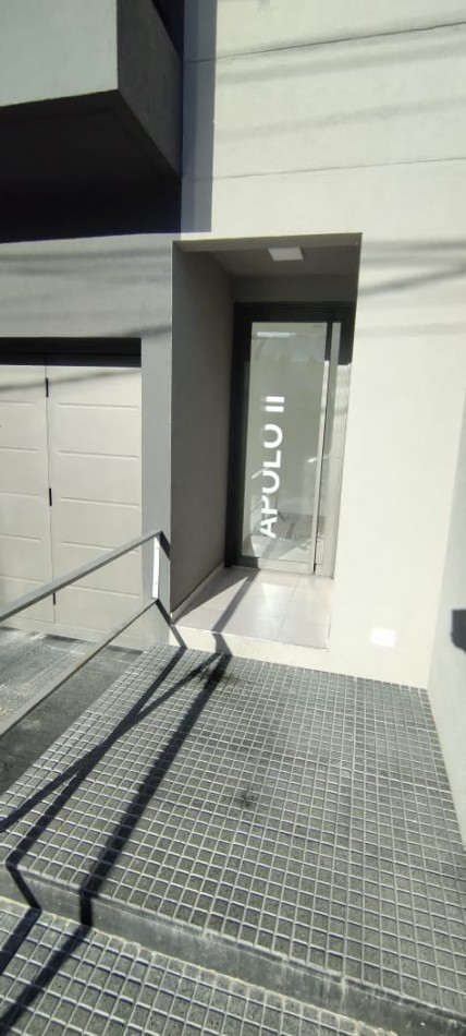 MONOAMBIENTE EN PLANTA BAJA, DTO D, CON PATIO, 43M2, BANFIELD.