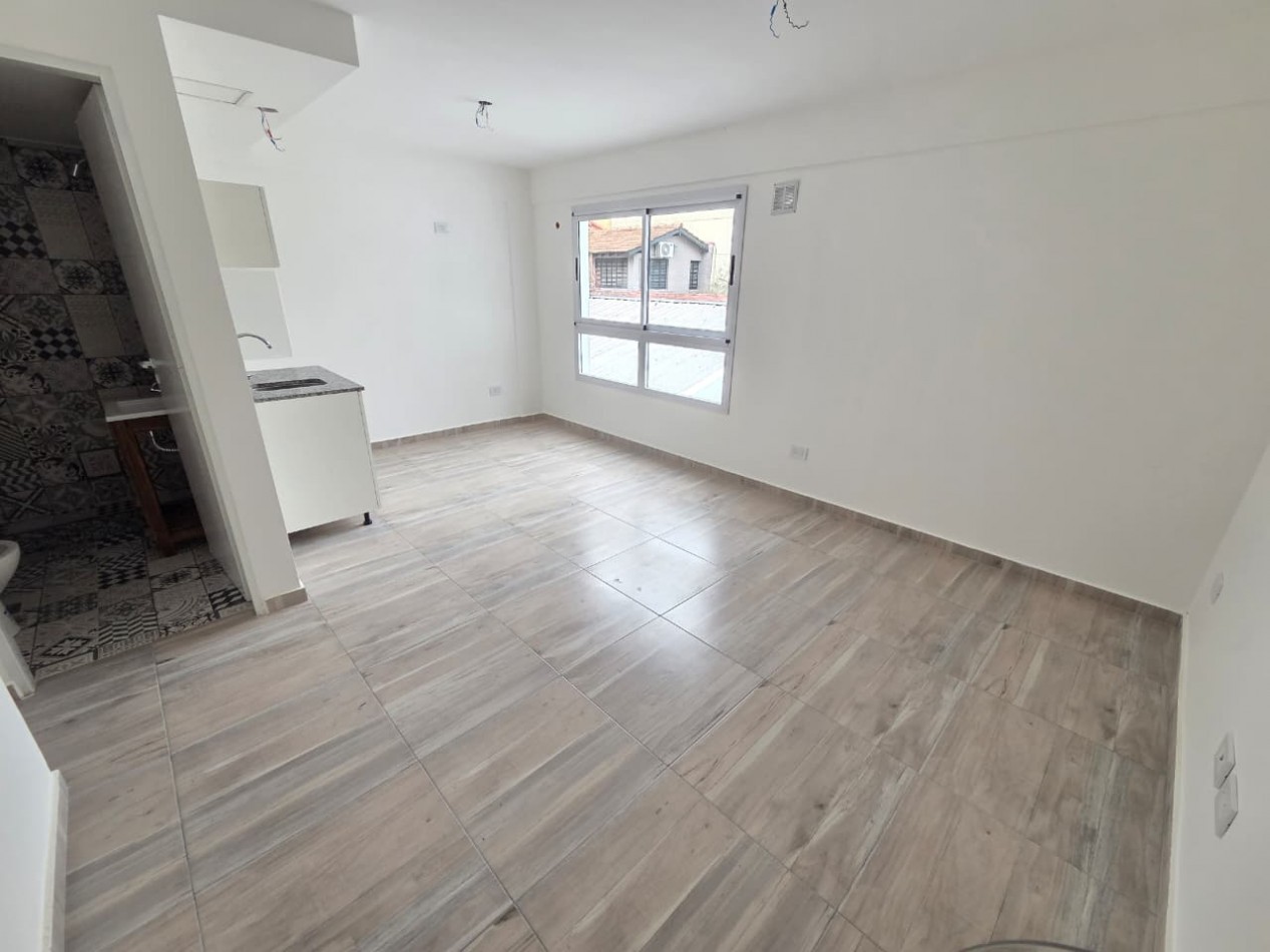 MONOAMBIENTE A ESTRENAR, 2°PISO, DTO D, FONDO, 21M2.