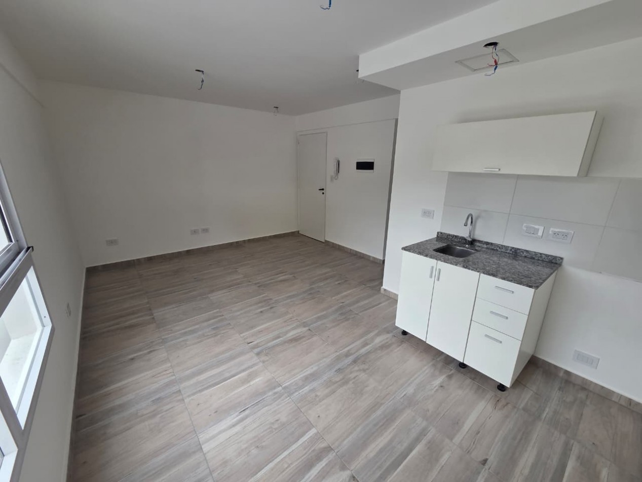 MONOAMBIENTE A ESTRENAR, 2°PISO, DTO D, FONDO, 21M2.