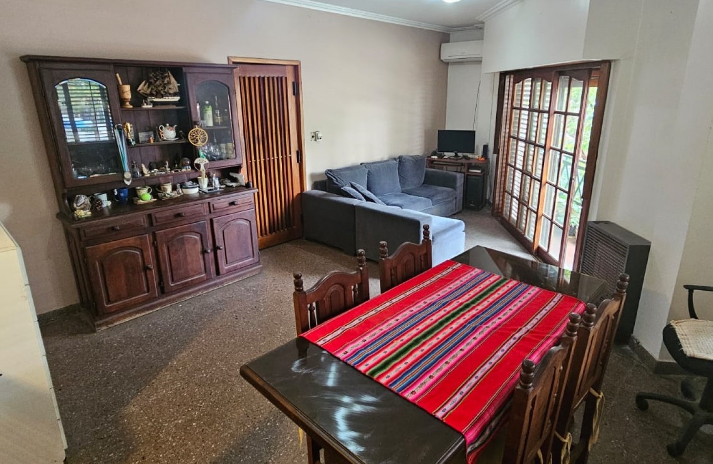 LOCAL COMERCIAL DE 80M2, CON VIVIENDA DE 4 AMBIENTES. 