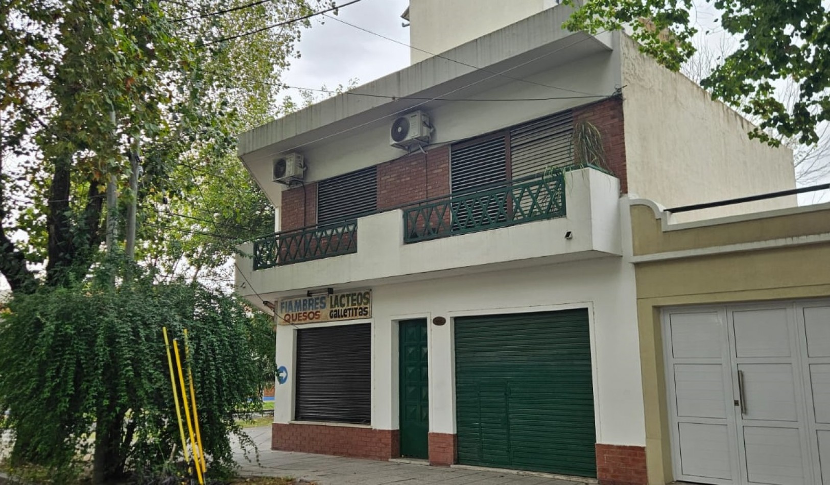 LOCAL COMERCIAL DE 80M2, CON VIVIENDA DE 4 AMBIENTES. 