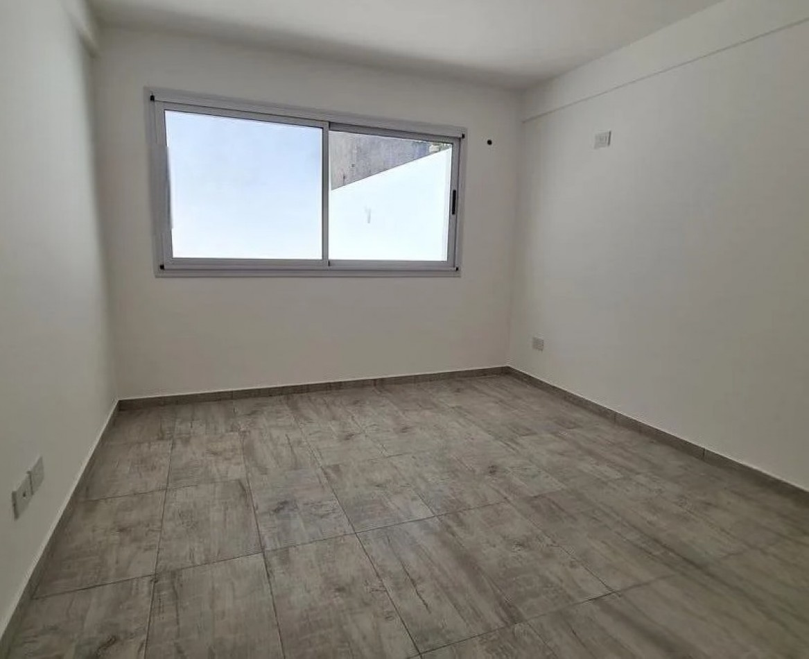 DEPARTAMENTO 2 AMBIENTES EN PLANTA BAJA CON PATIO A ESTRENAR, SUPERFICIE TOTAL 83M2.