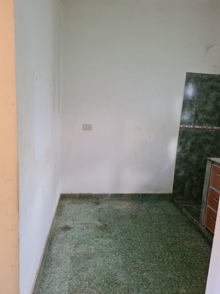 PH TIPO CASA EN PLANTA BAJA AL FRENTE DE 2 AMBIENTES, EN ALQUILER.