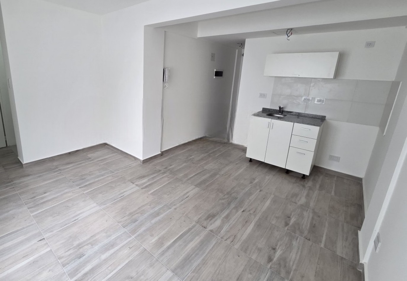 MONOAMBIENTE INTERNO, PISO 1°, DTO E, A ESTRENAR, 21M2.