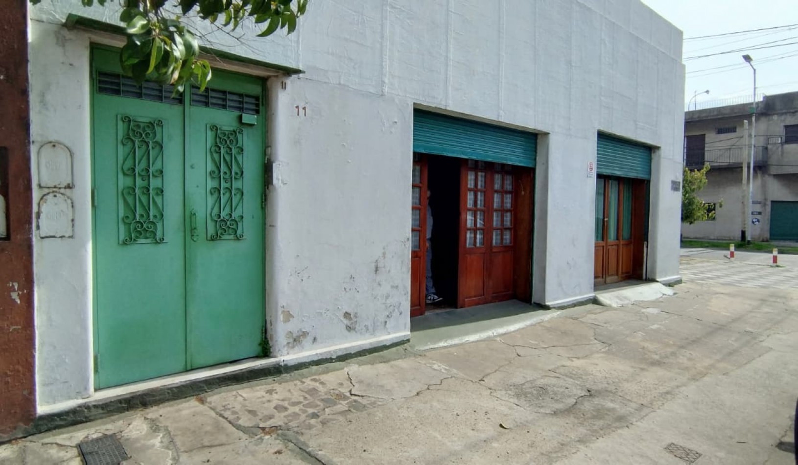 CASA DE 2 AMIENTES CON LOCAL COMERCIAL SOBRE ESQUINA 120M2.