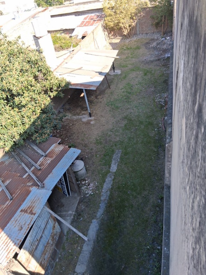 TERRENO DE 8.66M DE FRENTE X 30M DE FONDO. SUPERFICIE 260M2.