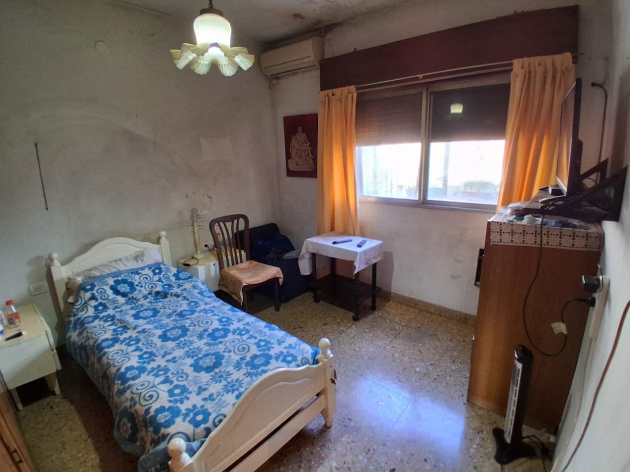 CASA DE 3 AMBIENTES EN PLANTA ALTA CON GALPON DE 260M2