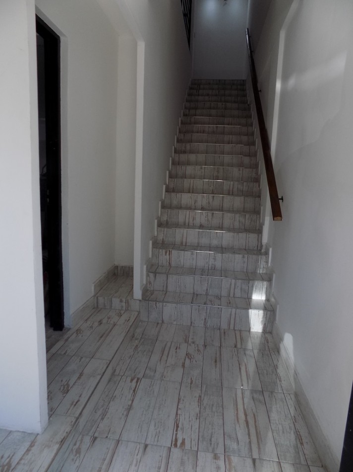 DEPARTAMENTO MONOAMBIENTE DIVIDIDO AL FRENTE CON BALCON.