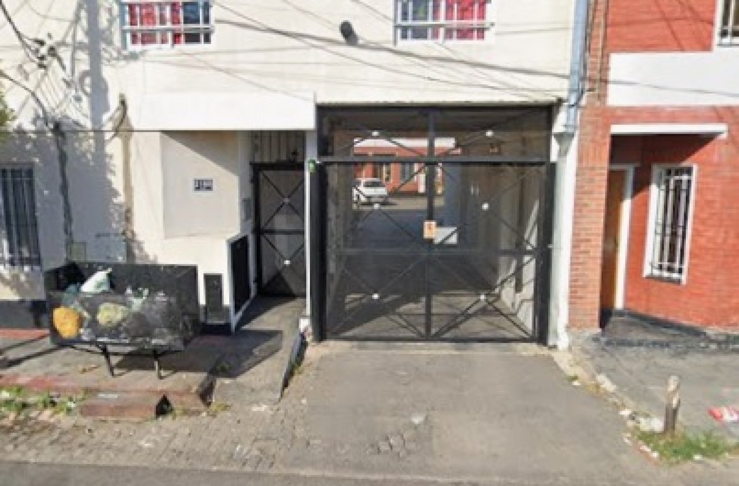DUPLEX DE 3 AMBIENTES, EN 2° PISO AL FRENTE.