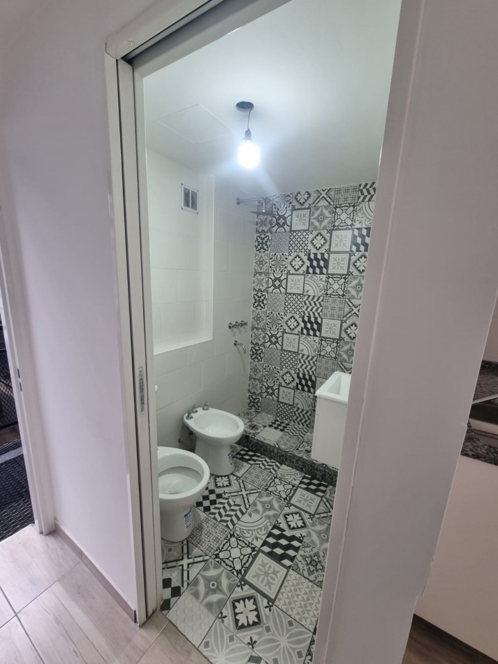 DEPARTAMENTO MONOAMBIENTE EN 1ER PISO AL CONTRA FRENTE, A ESTRENAR. EXCELENTE UBICACION.