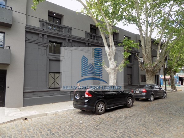 DEPARTAMENTO 2 AMBIENTES AL FRENTE CON PATIO. PLANTA BAJA, DTO A, 58M2. TEMPERLEY.