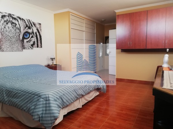 EXCELENTE DEPARTAMENTO 2 AMBIENTES TIPO LOFT AL FRENTE CON BALCON. LANUS OESTE.