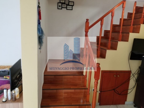 DEPARTAMENTO 3 AMBIENTES CON PATIO, DESARROLLADO EN 2 PLANTAS. EXCELENTE ESTADO.