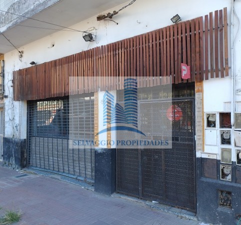 LOCAL COMERCIAL 65M2, A METROS DE LA ESQUINA, EXCELENTE UBICACION, LANUS OESTE.
