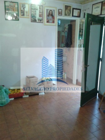 PH DE 3 AMBIENTES, CON ENTRADA INDIVIDUAL POR PASILLO, VALENTIN ALSINA, LANUS.