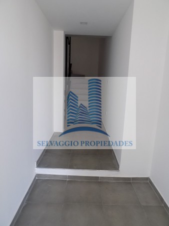 DEPARTAMENTO 2 AMBIENTES AL FRENTE CON PATIO. PLANTA BAJA, DTO A, 58M2. TEMPERLEY.