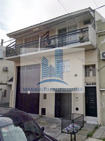 EXCELENTE DEPARTAMENTO 2 AMBIENTES TIPO LOFT AL FRENTE CON BALCON. LANUS OESTE.