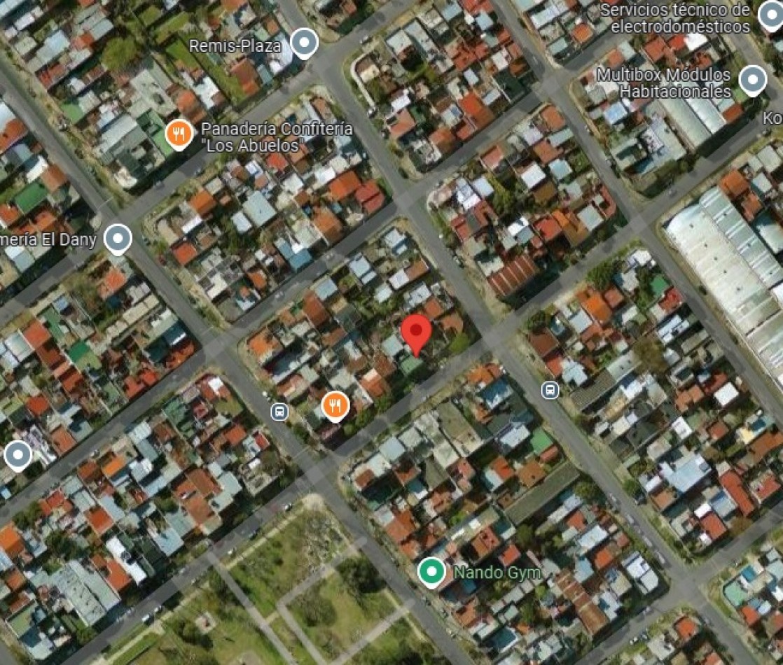 Terreno de 164m2 con casa a refaccionar o demoler. Buena ubicacion, Avellaneda.