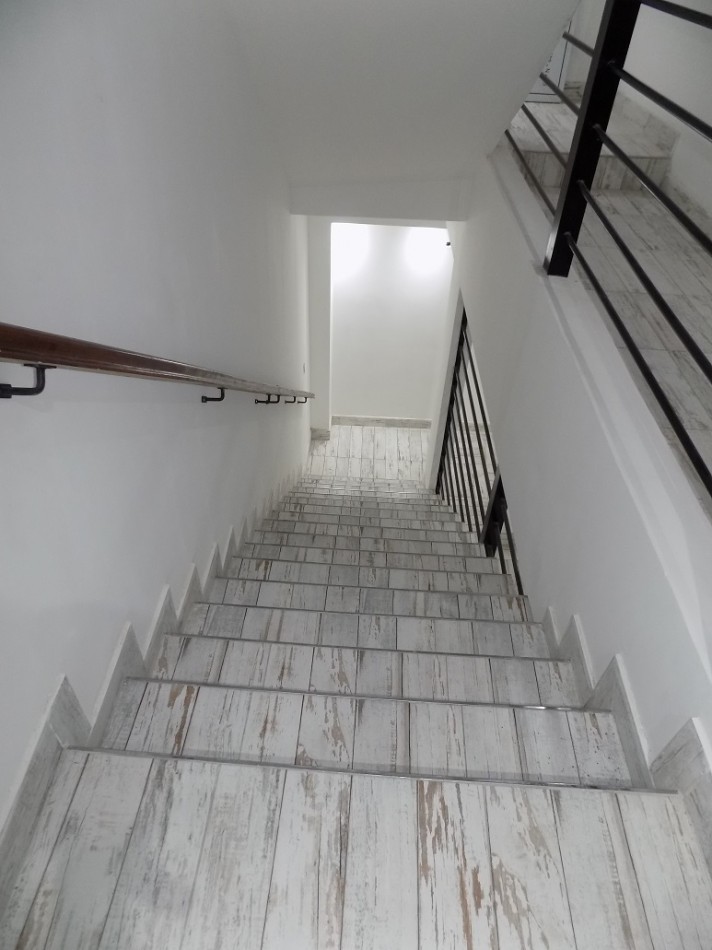 EXCELENTE DEPARTAMENTO MONOAMBIENTE DIVIDIDO EN 1° PISO AL FRENTE CON BALCON.
