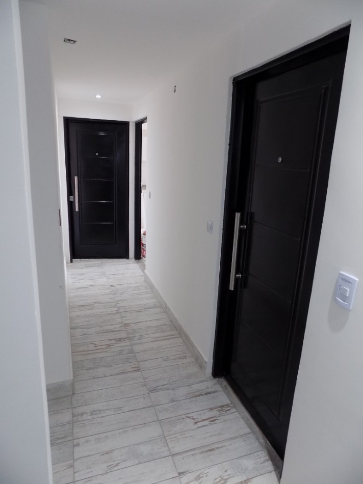 EXCELENTE DEPARTAMENTO MONOAMBIENTE DIVIDIDO EN 1° PISO AL FRENTE CON BALCON.