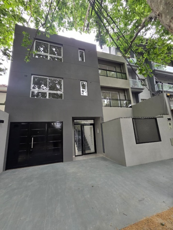 MONOAMBIENTE A ESTRENAR, EN 1°PISO, DTO A, AL FRENTE CON BALCON, 22,5 M2.