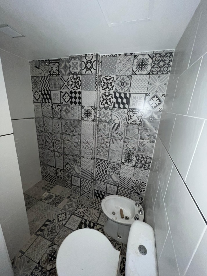 MONOAMBIENTE A ESTRENAR, EN 1° PISO, INTERNO, 21M2.