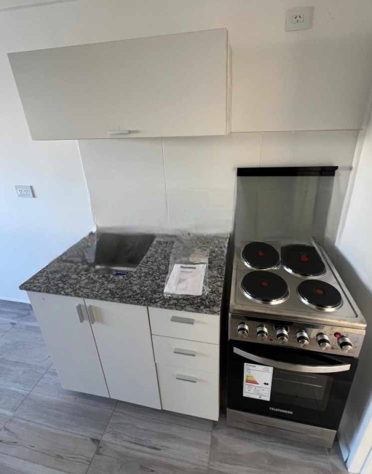 MONOAMBIENTE EN 2° PISO, DTO C, INTERNO, 21M2.