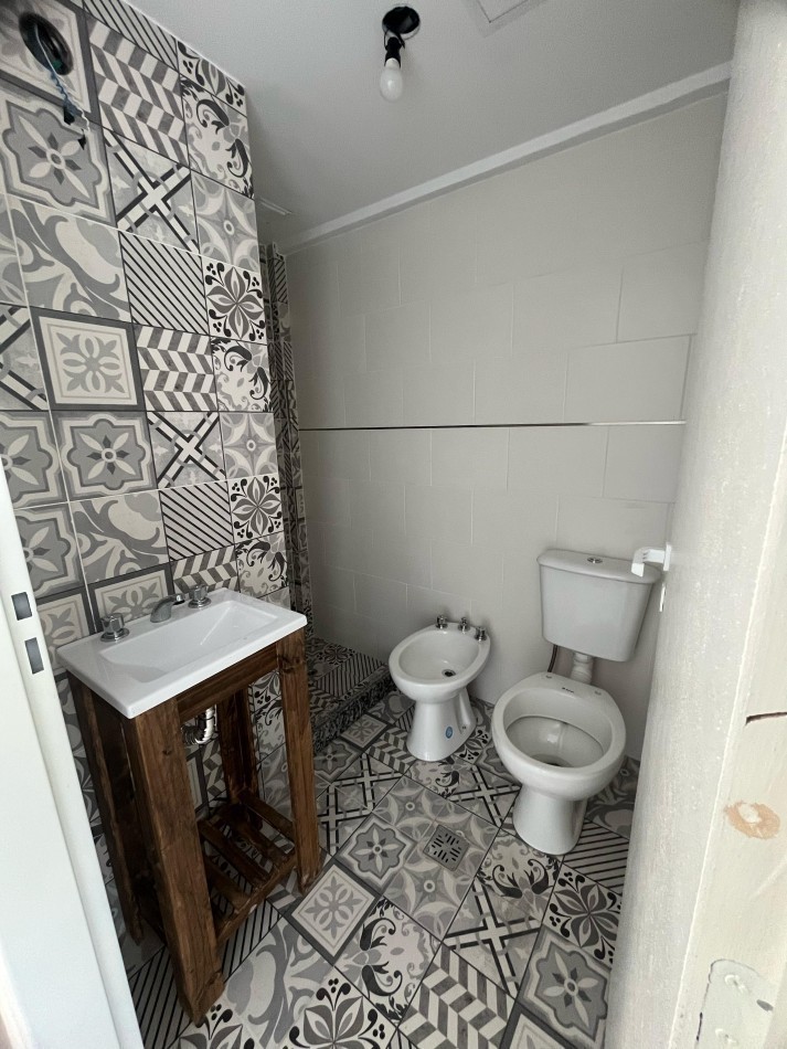 MONOAMBIENTE EN PLANTA BAJA , CONTRAFRENTE, CON PATIO, 48M2.
