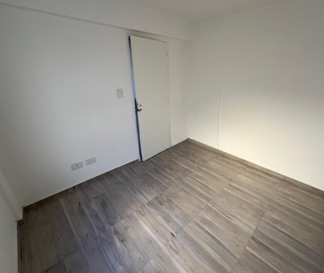 MONOAMBIENTE EN PLANTA BAJA , CONTRAFRENTE, CON PATIO, 48M2.