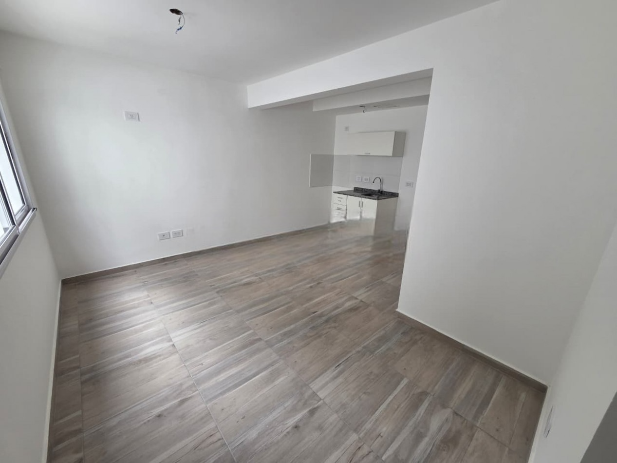 MONOAMBIENTE A ESTRENAR, EN 2° PISO, DTO B, AL FRENTE, 21M2.
