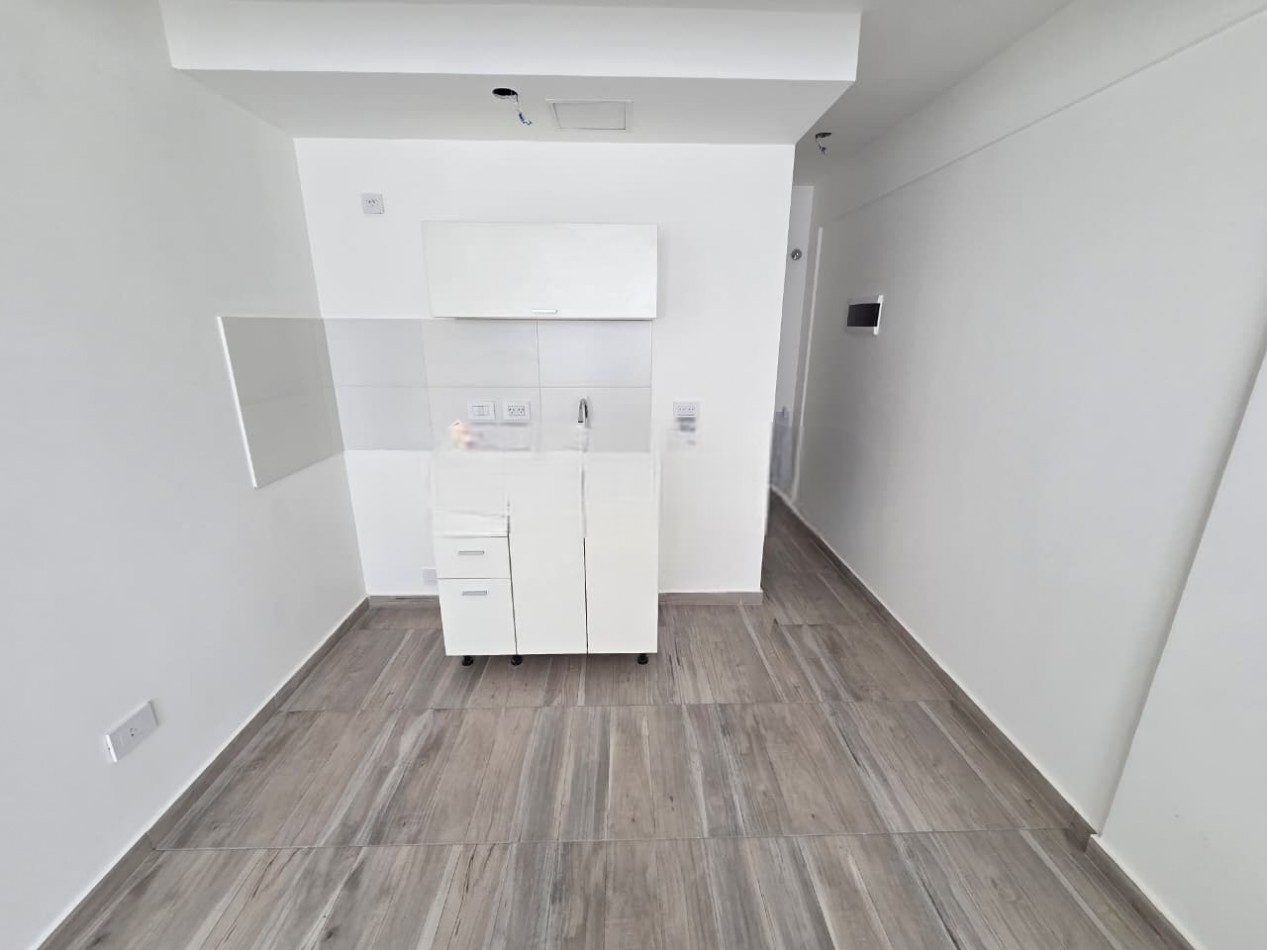 MONOAMBIENTE A ESTRENAR, EN 2° PISO, DTO B, AL FRENTE, 21M2.