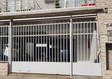 COCHERA EXCELENTE UBICACION A 50 METROS DE AV. HIPOLITO YRIGOYEN, REMEDIOS DE ESCALADA.