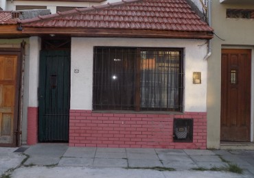 PH AL FRENTE DE 3 AMBIENTES, CON PATIO, TOTALMENTE INDEPENDIENTE. REFACCIONADO.